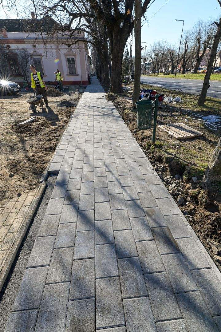 1300 méter járdafelület felújítását tervezi idén az önkormányzat