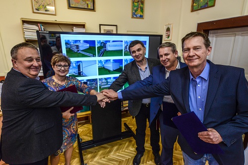 Városi összefogás eredménye az új csarnok