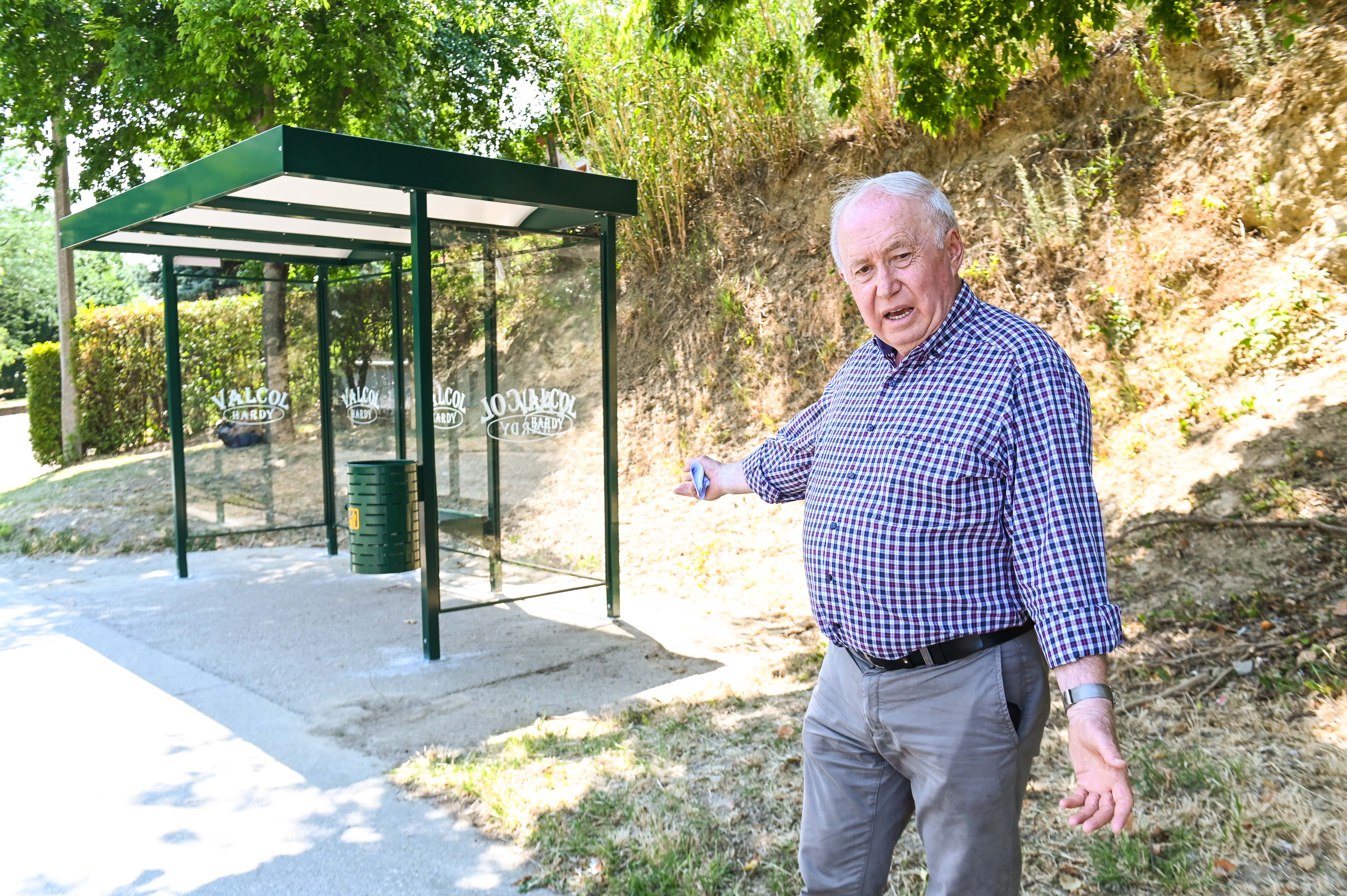 Buszmegállókat korszerűsít az önkormányzat