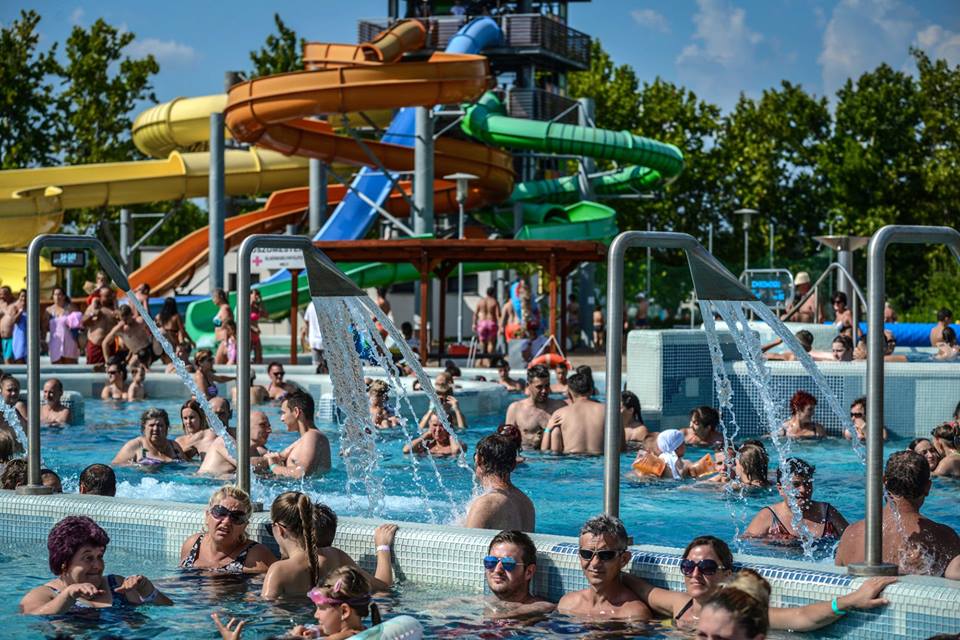 Sokféle programot kínál a szekszárdi fürdő