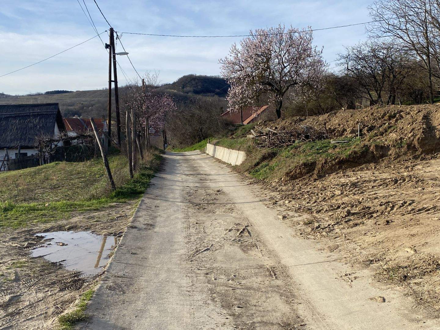 Útlezárás a Zengő utcában