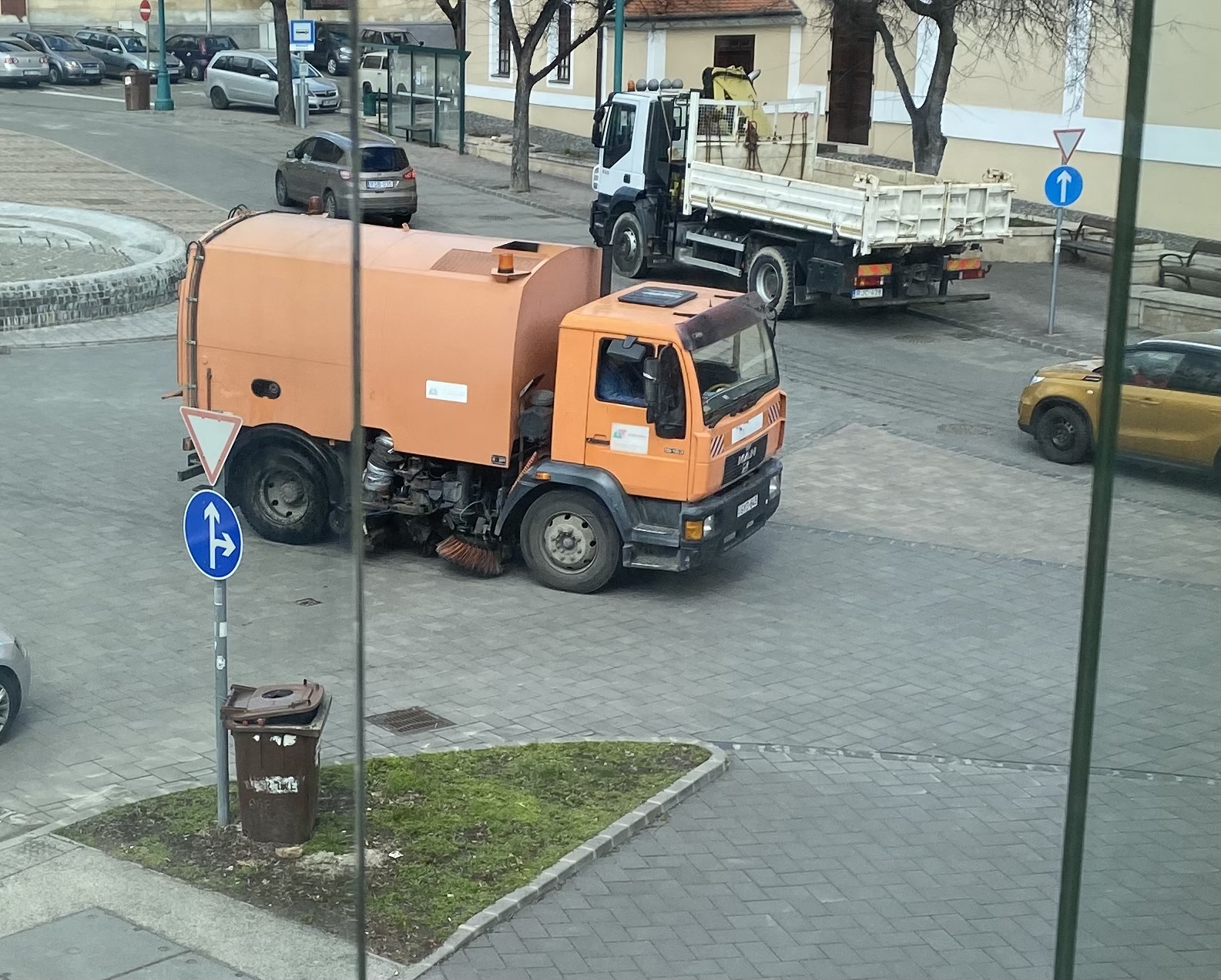 A közterületeket is fertőtlenítik Szekszárdon