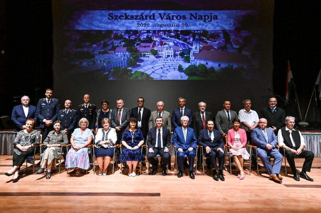 csoportkép 2022.jpg