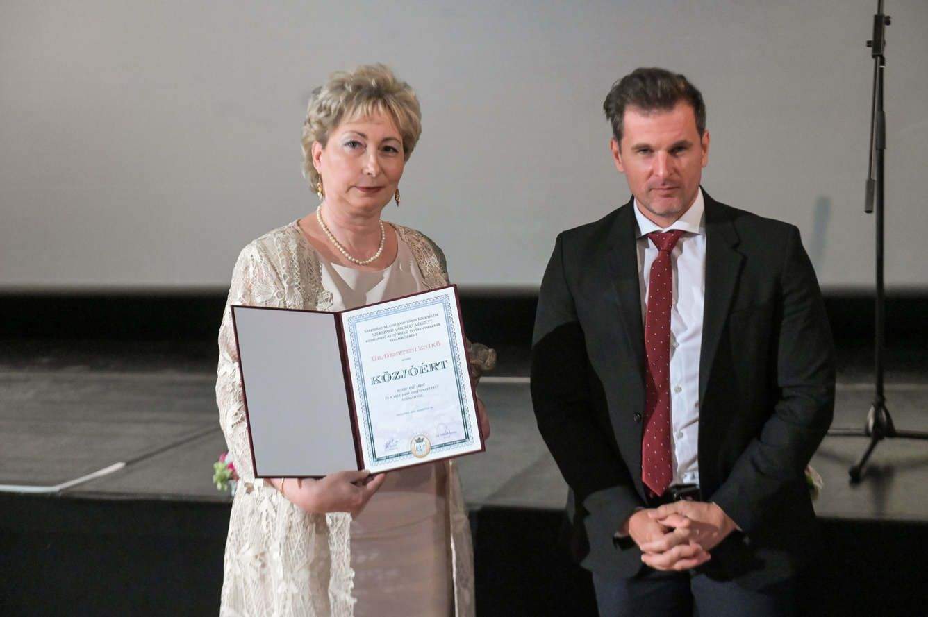 Dr Gesztesi Eniko.jpg