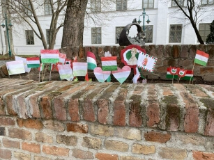 Koszorúzási felhívás