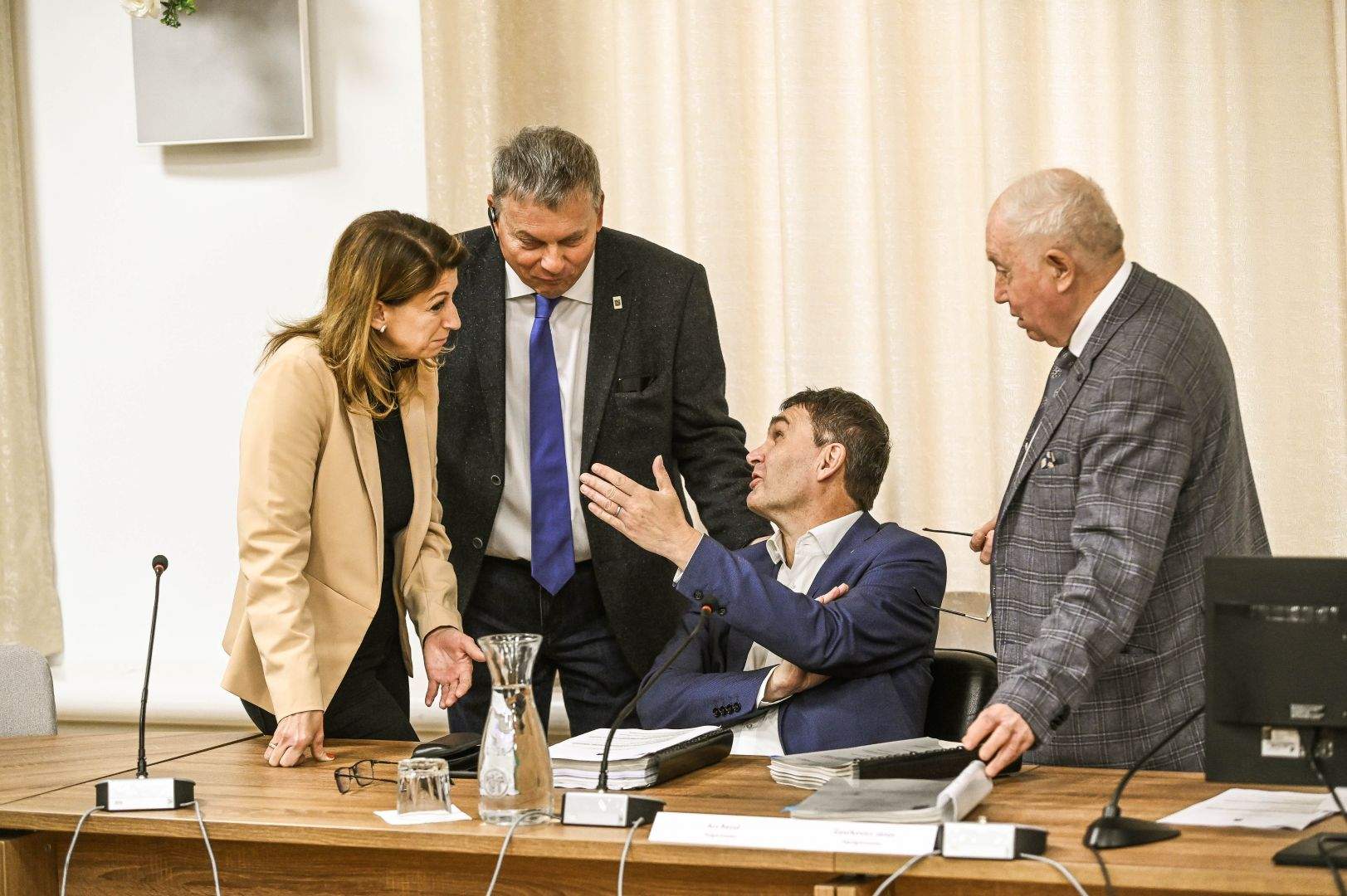 Nem kapcsolják le a közvilágítást Szekszárdon