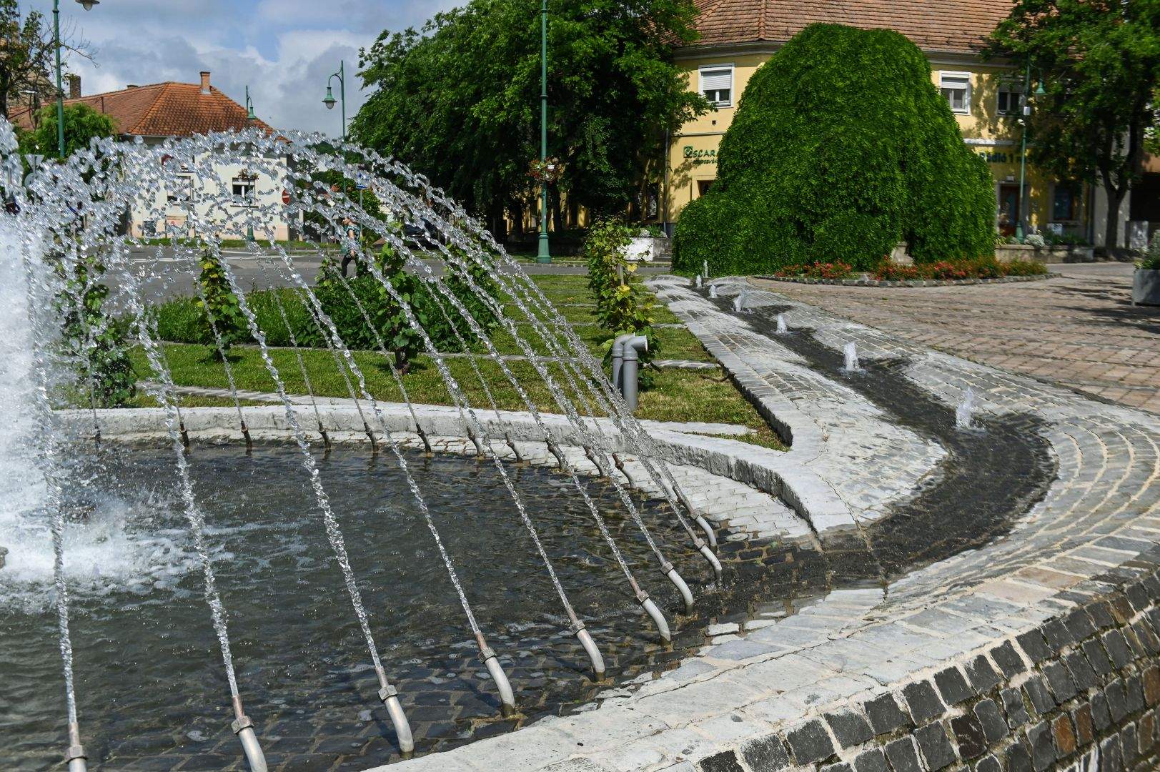 Üzemelnek a szökőkutak